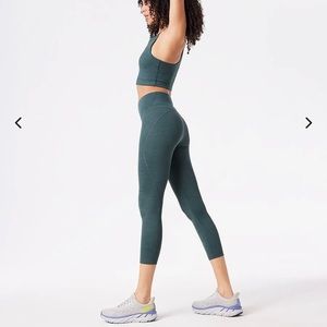 Outdoor Voices 3/4 Length Leggings